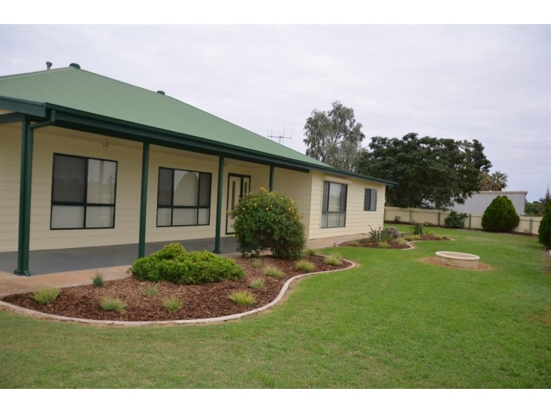 93 Government Road, Renmark SA 5341