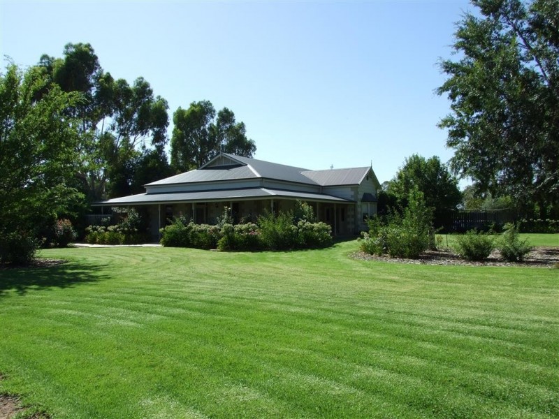 17 Twenty-First Street, Renmark SA 5341