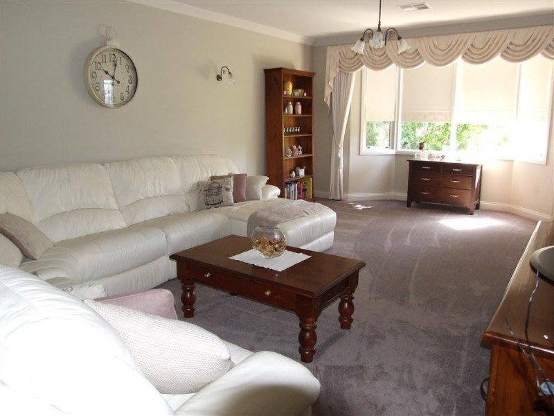 17 Twenty-First Street, Renmark SA 5341