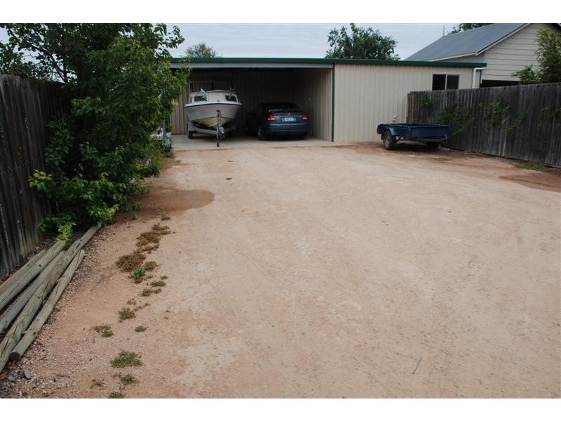 17 Twenty-First Street, Renmark SA 5341
