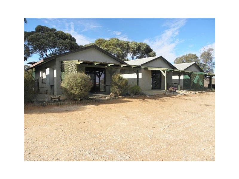 9109 Sturt Highway, Blanchetown SA 5357