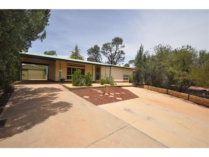 10 Irrapatana Street, Roxby Downs SA 5725