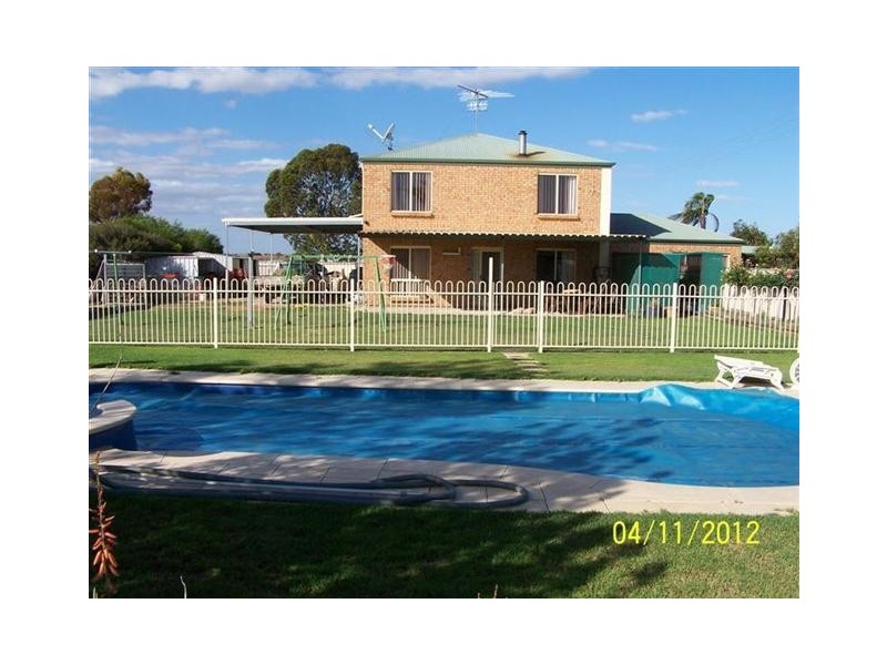 9109 Sturt Highway, Blanchetown SA 5357