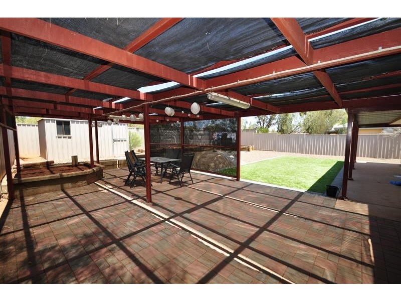 14 Pine Crescent, Roxby Downs SA 5725
