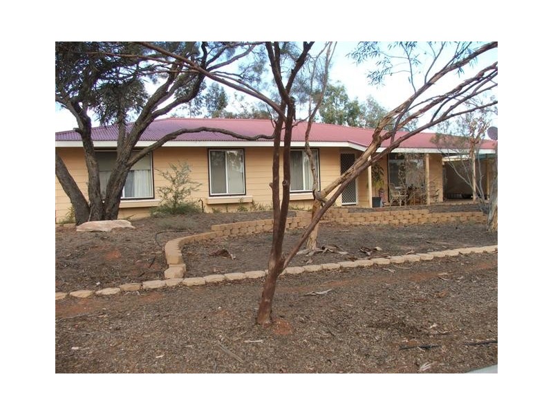 24 Irrapatana Street, Roxby Downs SA 5725