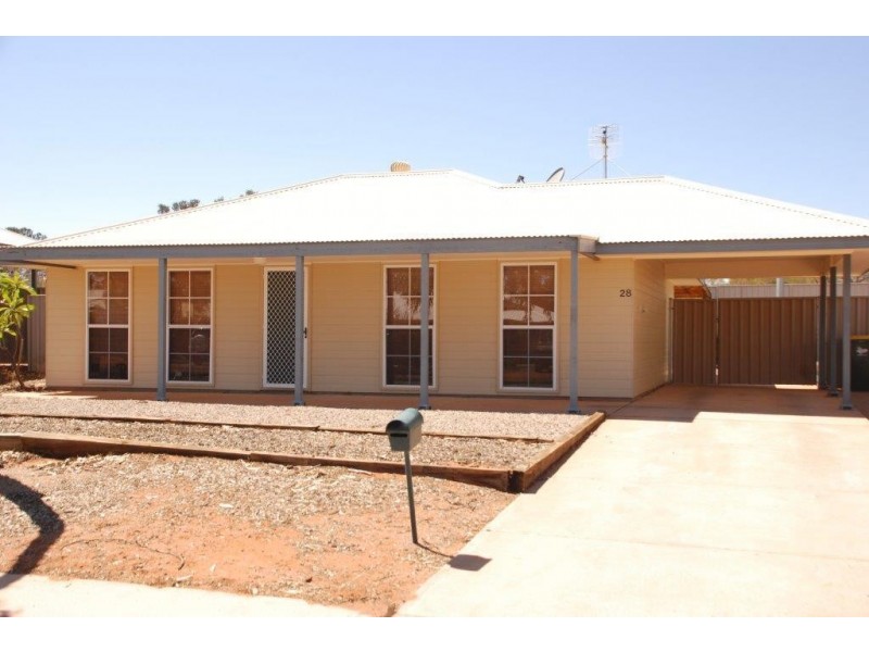 28 Pine Cres, Roxby Downs SA 5725