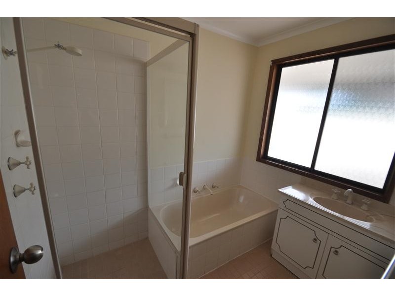 19 Mulgaria St, Roxby Downs SA 5725