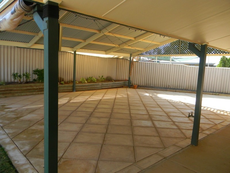 13 Wangianna Street, Roxby Downs SA 5725