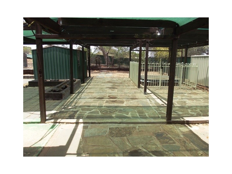 27 Arcoona Street, Roxby Downs SA 5725