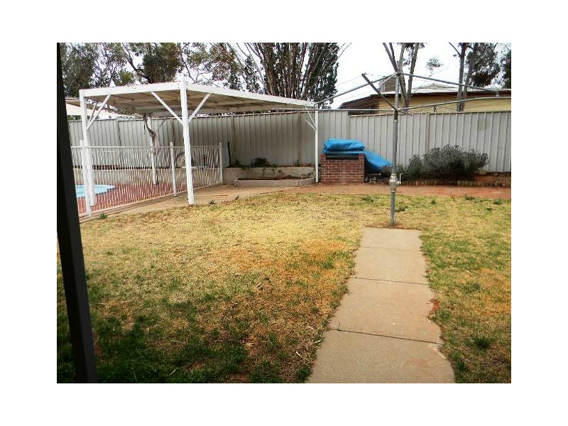 40 Hermit Street, Roxby Downs SA 5725