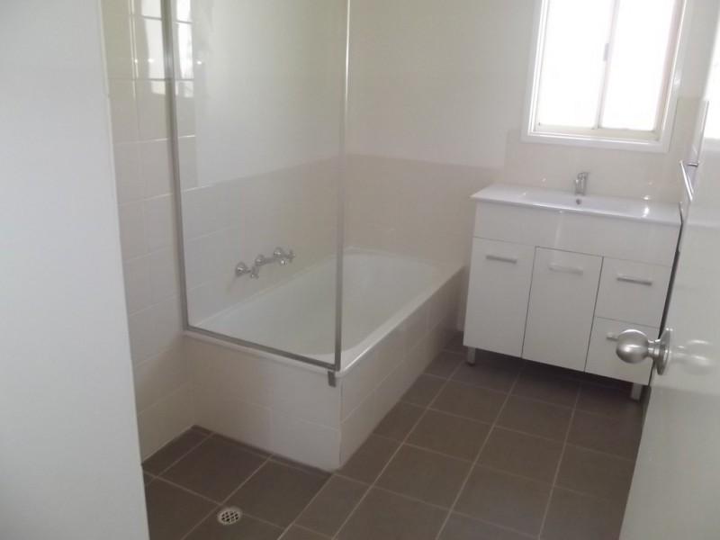 8 Hermit Street, Roxby Downs SA 5725
