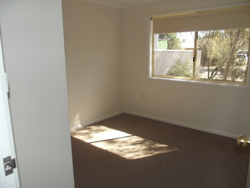 8 Hermit Street, Roxby Downs SA 5725