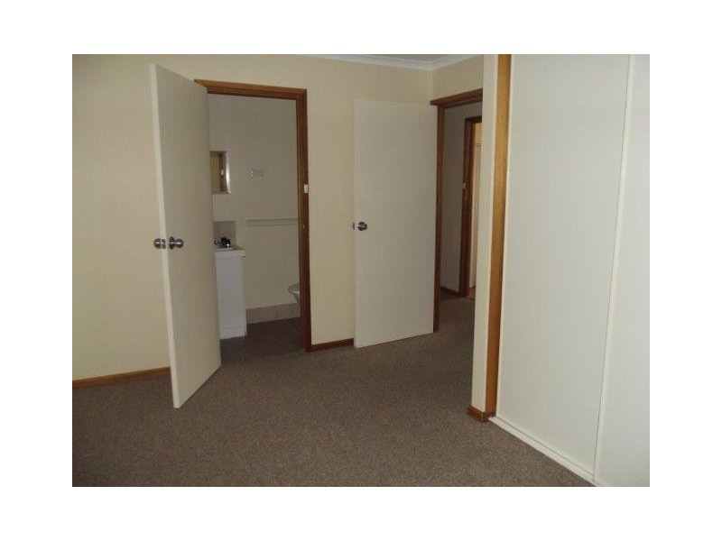 4 PHIBBS COURT, Roxby Downs SA 5725