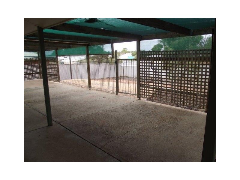 4 PHIBBS COURT, Roxby Downs SA 5725