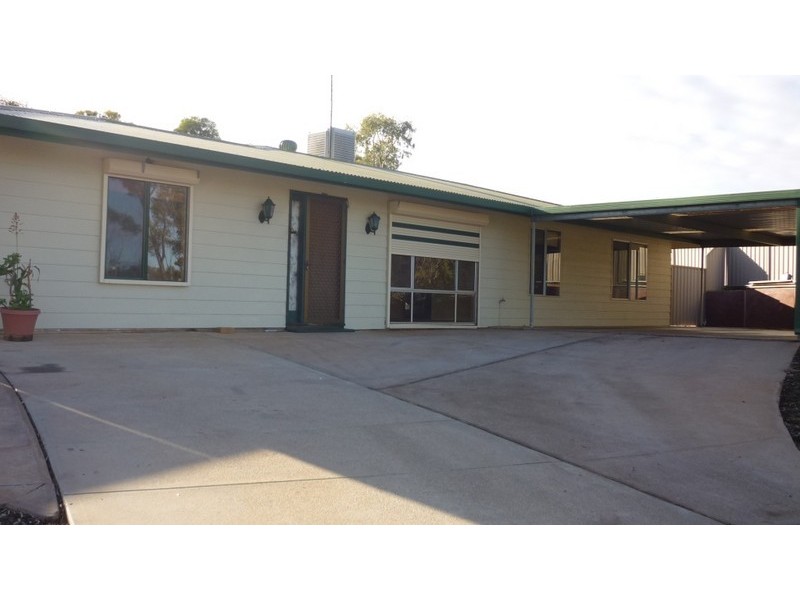 1 ARCOONA STREET, Roxby Downs SA 5725