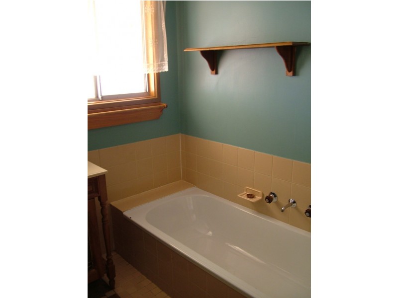 1 ARCOONA STREET, Roxby Downs SA 5725