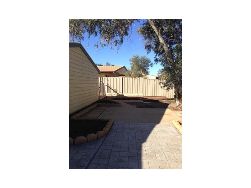 19 Curdimurka St, Roxby Downs SA 5725