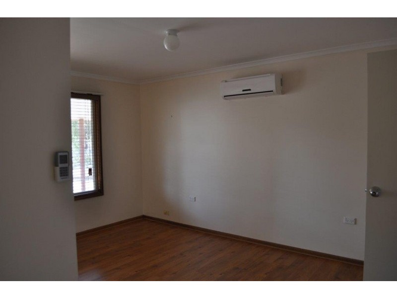 16 WIRRDA STREET, Roxby Downs SA 5725