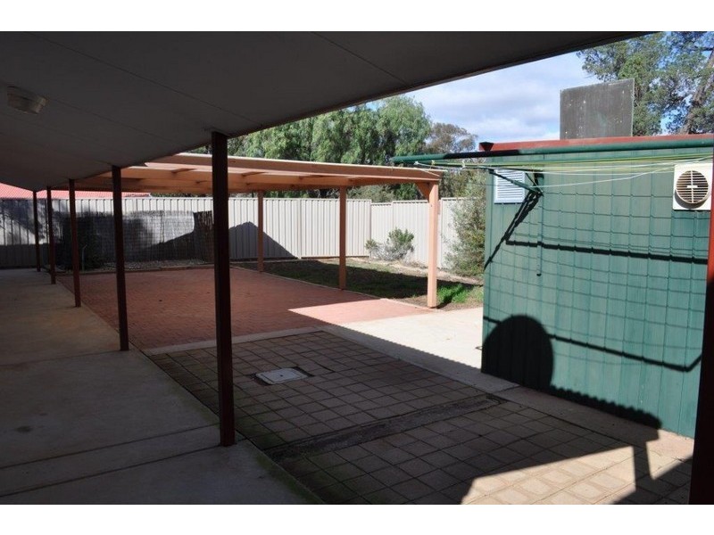 16 WIRRDA STREET, Roxby Downs SA 5725