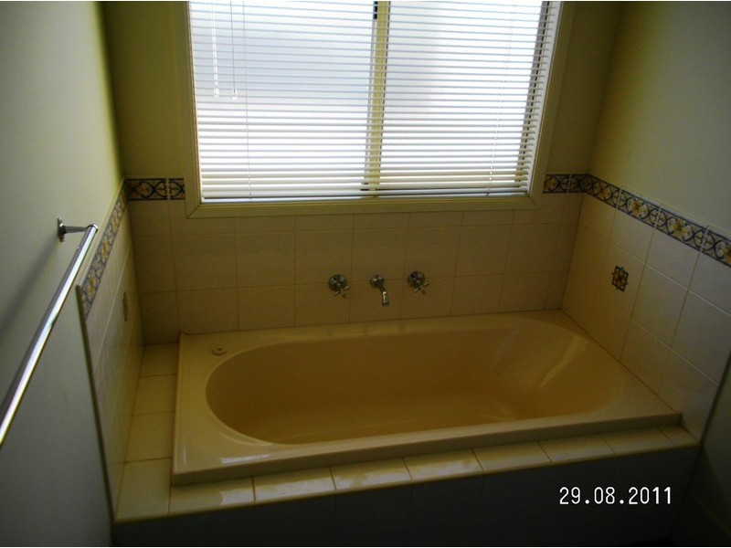 10 KENNEBERY CRES., Roxby Downs SA 5725