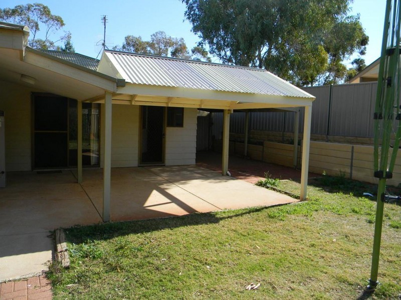 1 BLANCHE COURT, Roxby Downs SA 5725