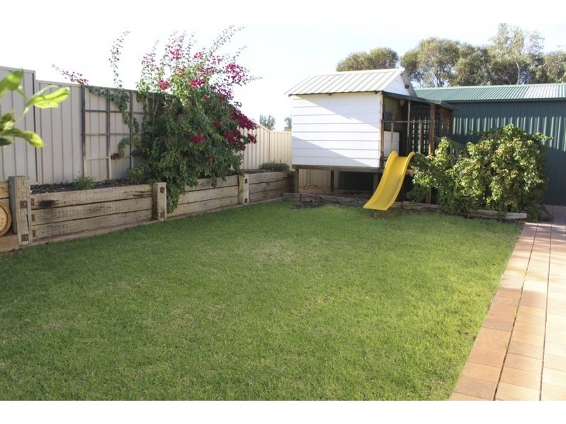 29 QUANDONG STREET, Roxby Downs SA 5725