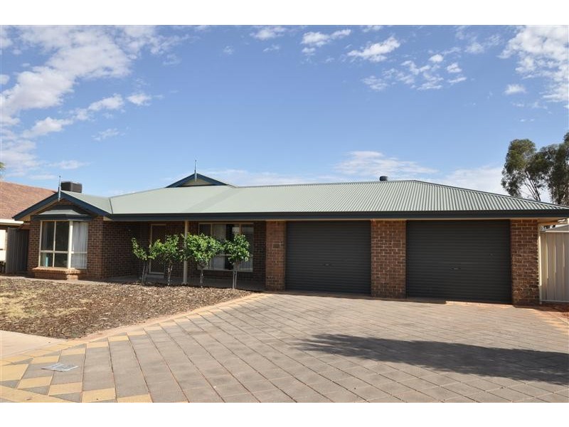 17 Maireana Circuit, Roxby Downs SA 5725