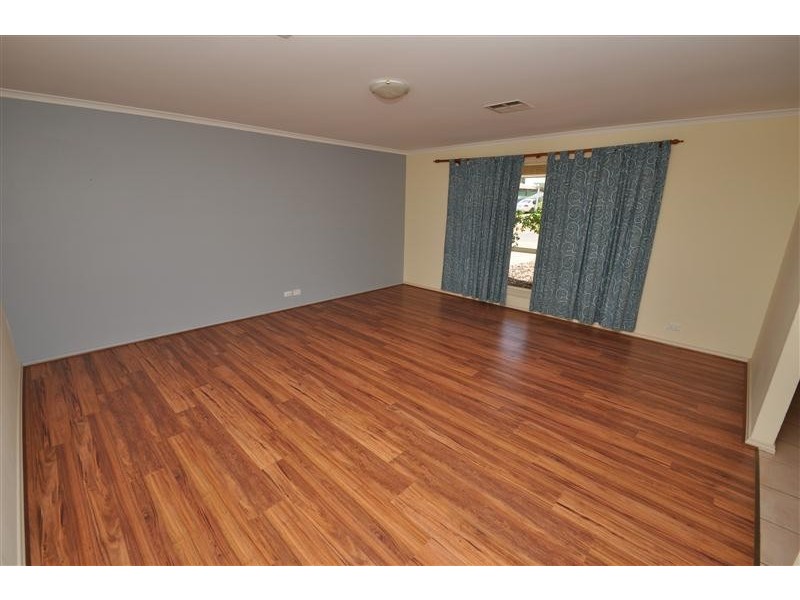 17 Maireana Circuit, Roxby Downs SA 5725