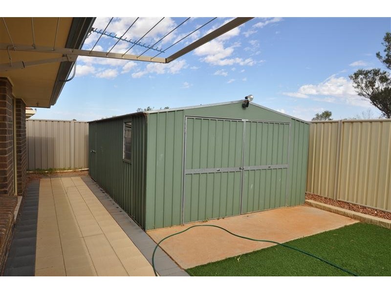 17 Maireana Circuit, Roxby Downs SA 5725