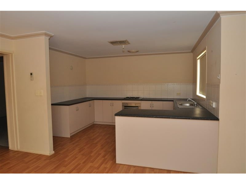 10 Tiliqua Cres, Roxby Downs SA 5725