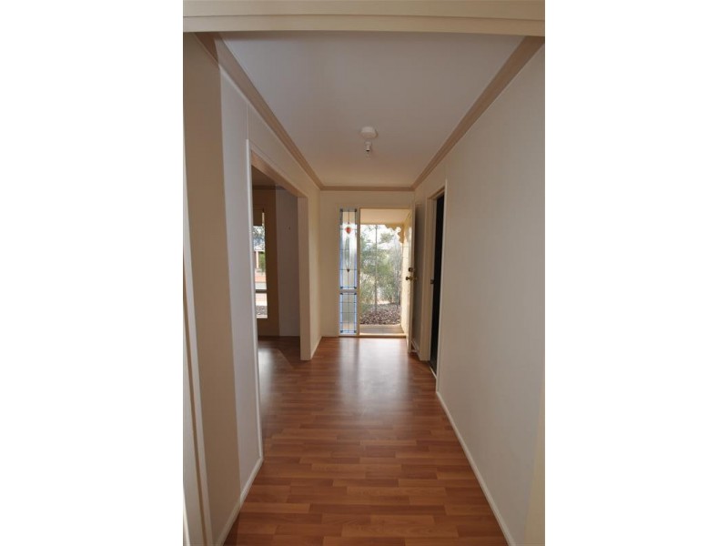 10 Tiliqua Cres, Roxby Downs SA 5725