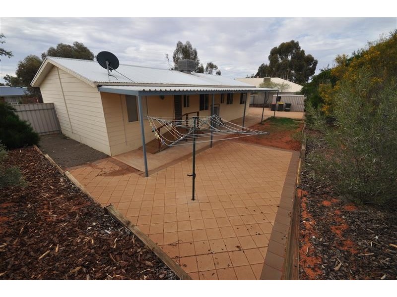 10 Tiliqua Cres, Roxby Downs SA 5725