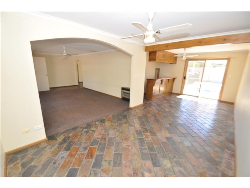 41 PIONEER DRIVE, Roxby Downs SA 5725