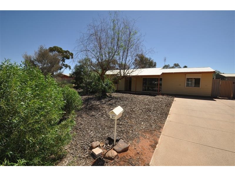 41 PIONEER DRIVE, Roxby Downs SA 5725