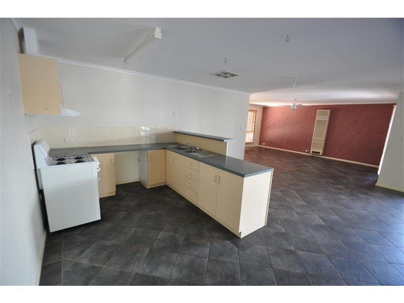 2 Santalum Way, Roxby Downs SA 5725