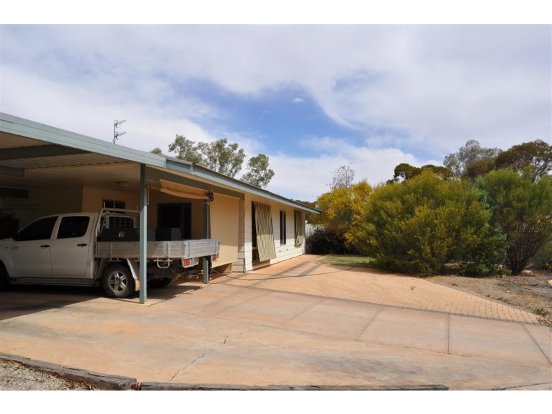 8 Mirra Street, Roxby Downs SA 5725