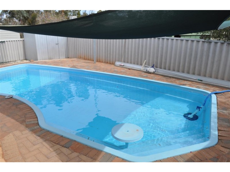 8 Mirra Street, Roxby Downs SA 5725