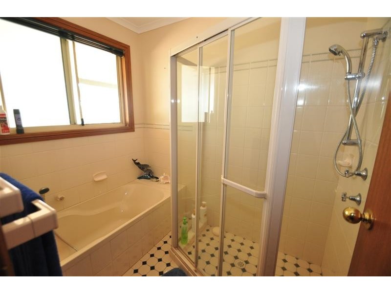 8 Emeroo Court, Roxby Downs SA 5725