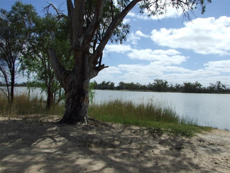 Sec 90 and 186 Sanctuary Road Chaffey via, Renmark SA 5341