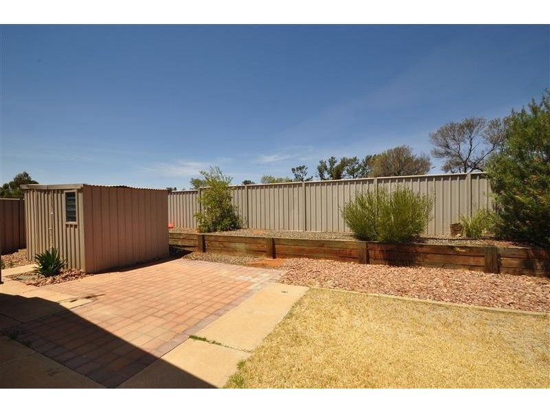 30 PINE CRES, Roxby Downs SA 5725