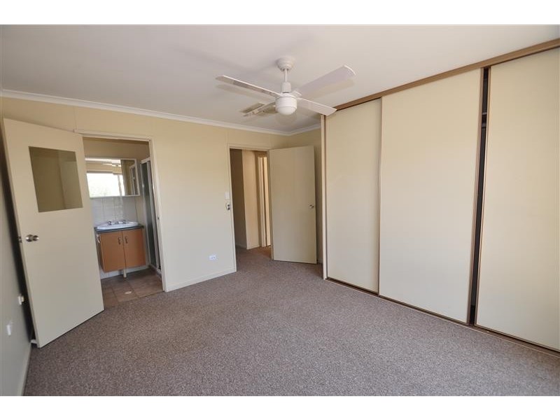 30 PINE CRES, Roxby Downs SA 5725