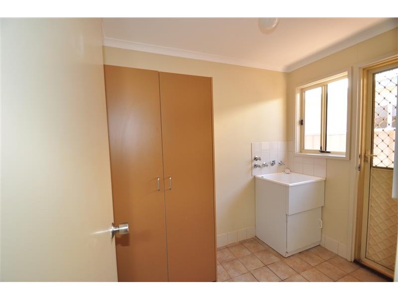 30 PINE CRES, Roxby Downs SA 5725