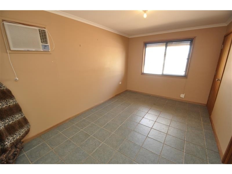 11 Kennebery Crescent, Roxby Downs SA 5725