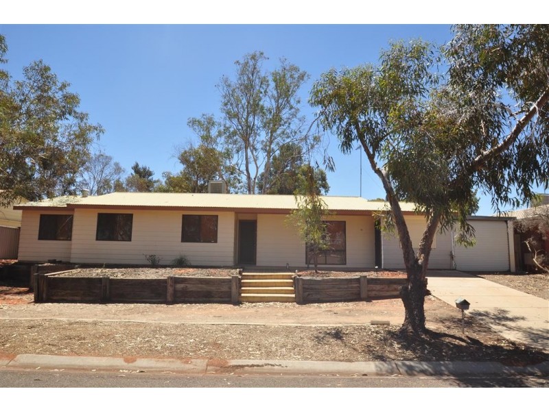 11 Kennebery Crescent, Roxby Downs SA 5725