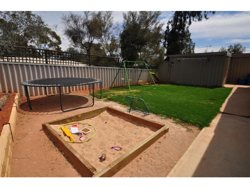 35 Finniss Street, Roxby Downs SA 5725