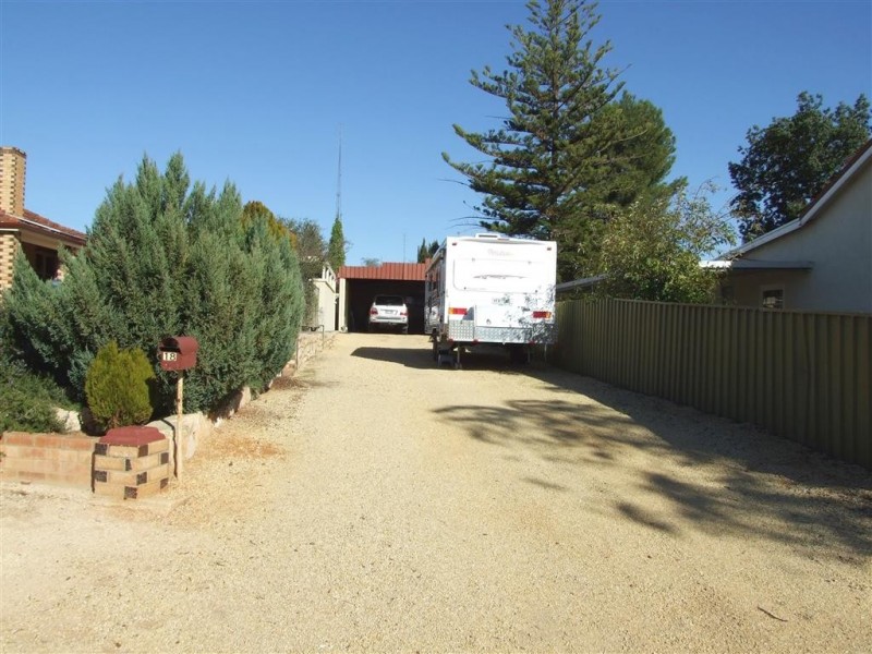 18 Third Street, Loxton SA 5333