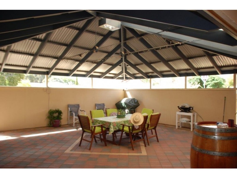 18 Third Street, Loxton SA 5333