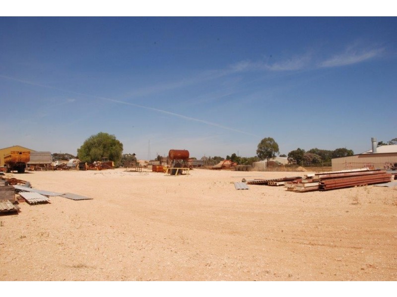 35 McFarlane Avenue, Loxton SA 5333