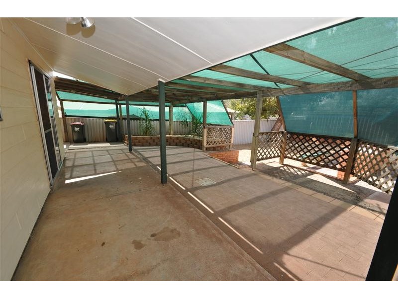 11 Alberrie St, Roxby Downs SA 5725