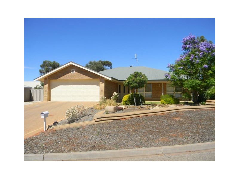 3 Melaleuca Ct, Roxby Downs SA 5725